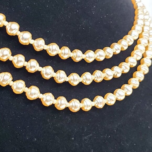 VTG Classiques Entier Triple Strand Faux Fresh Water Pearl Necklace Champaign - Picture 3 of 15
